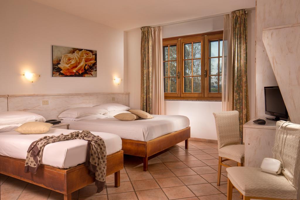 Tris Hotel Орбетелло Екстер'єр фото