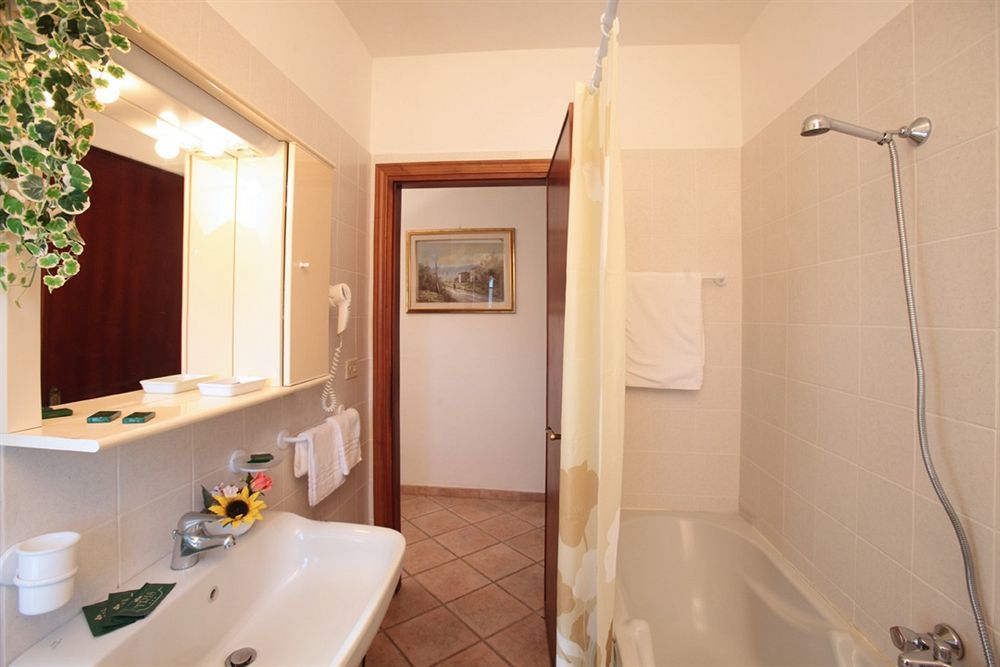 Tris Hotel Орбетелло Екстер'єр фото
