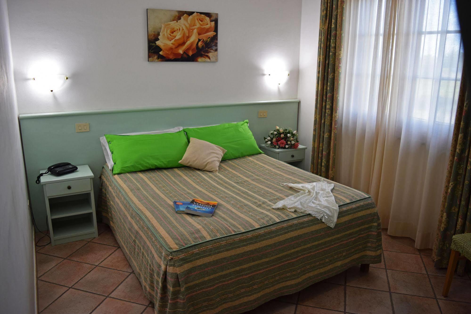 Tris Hotel Орбетелло Екстер'єр фото
