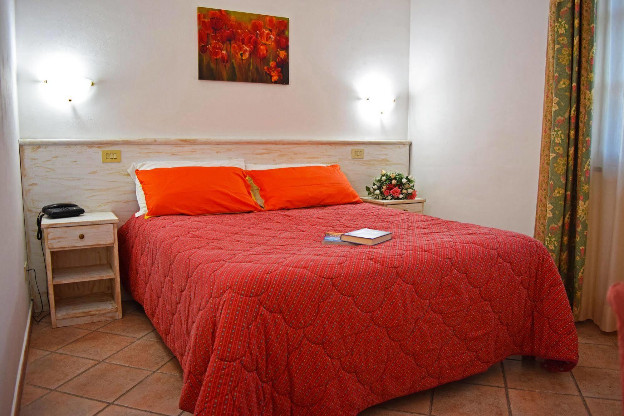 Tris Hotel Орбетелло Екстер'єр фото