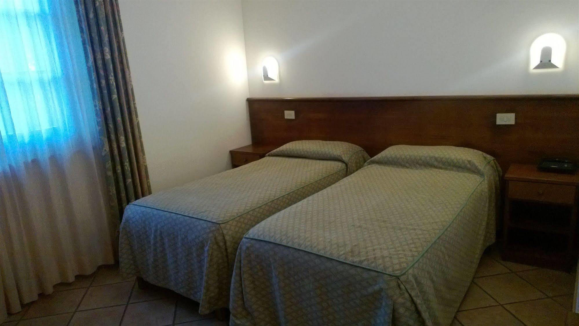Tris Hotel Орбетелло Екстер'єр фото